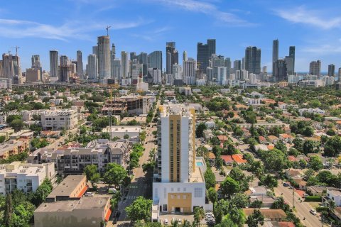 Condo in Miami, Florida, 2 bedrooms  № 1893019 - photo 17