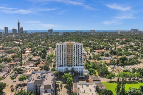 Condo in Miami, Florida, 2 bedrooms  № 1893019 - photo 18