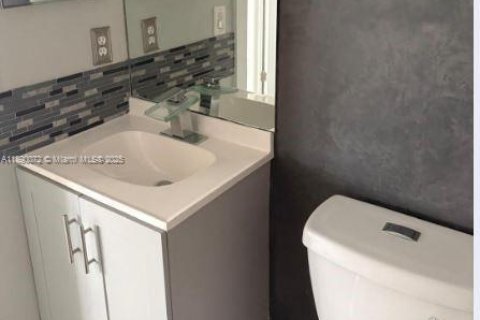 Condominio en venta en Miami, Florida, 2 dormitorios, 83.61 m2 № 1939285 - foto 8