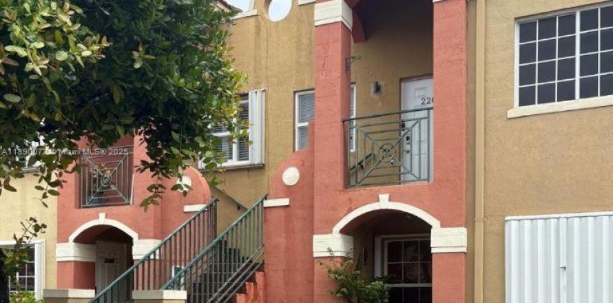 Condominio en Miami, Florida, 2 dormitorios  № 1939285