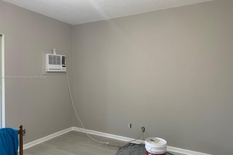 Condo in West Palm Beach, Florida, 1 bedroom  № 1842640 - photo 7