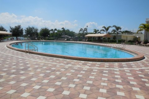 Condo in West Palm Beach, Florida, 1 bedroom  № 1842640 - photo 21