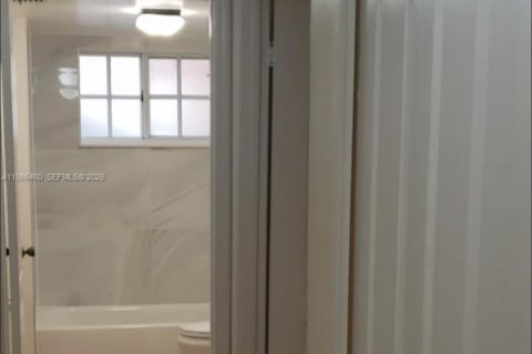 Купить таунхаус в Хайалиа, Флорида 3 спальни, 117.99м2, № 2047692 - фото 6