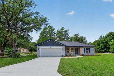Casa en Dunnellon, Florida 3 dormitorios, 146.41 m2 № 2119436