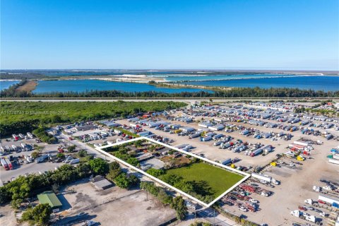 Commercial property in Hialeah, Florida № 1867822 - photo 7