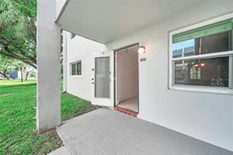 Copropriété à vendre à Margate, Floride: 2 chambres, 85.47 m2 № 2084306 - photo 3
