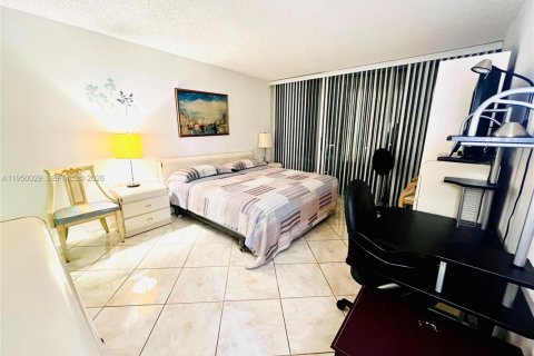 Condominio en alquiler en Lauderhill, Florida, 1 dormitorio, 72.46 m2 № 2055110 - foto 9