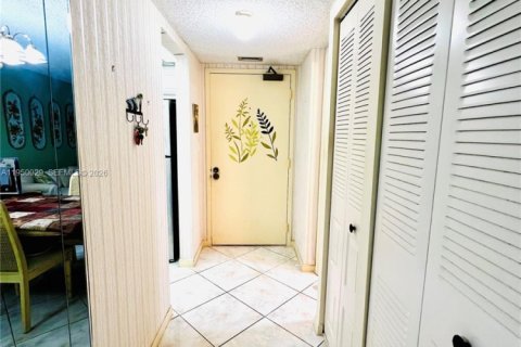 Condominio en alquiler en Lauderhill, Florida, 1 dormitorio, 72.46 m2 № 2055110 - foto 8