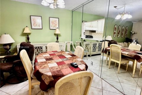 Condominio en alquiler en Lauderhill, Florida, 1 dormitorio, 72.46 m2 № 2055110 - foto 13