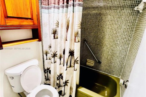 Condominio en alquiler en Lauderhill, Florida, 1 dormitorio, 72.46 m2 № 2055110 - foto 10