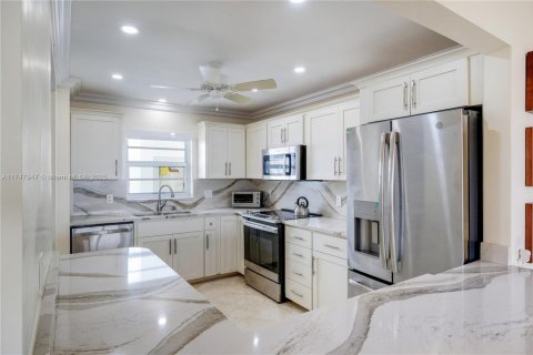 Condominio en venta en Fort Lauderdale, Florida, 2 dormitorios, 134.71 m2 № 1701895 - foto 7