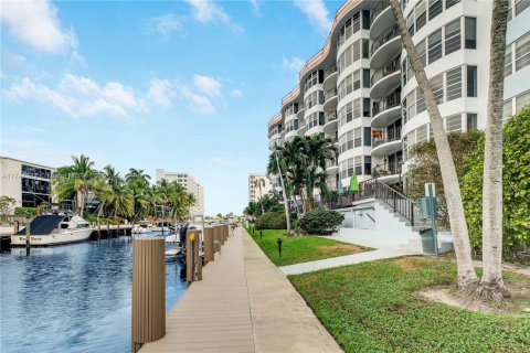 Condominio en venta en Fort Lauderdale, Florida, 2 dormitorios, 134.71 m2 № 1701895 - foto 3