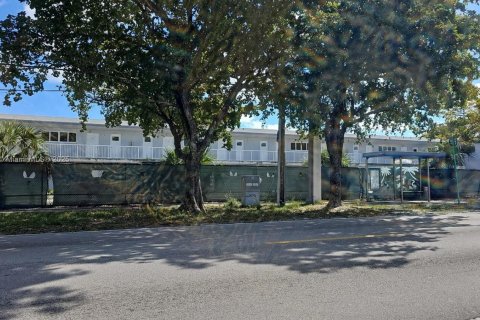 Condominio en venta en Miami, Florida, 1 dormitorio, 61.32 m2 № 1985401 - foto 1