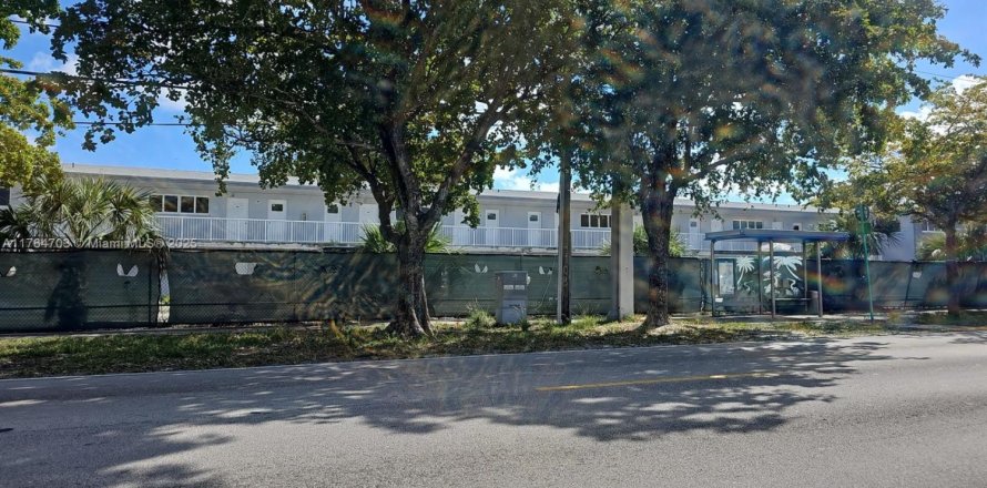 Condominio en Miami, Florida, 1 dormitorio № 1985401