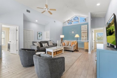 House in Anna Maria, Florida 3 bedrooms, 178.74 sq.m. № 1561875 - photo 10