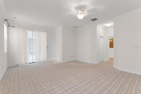 House in Davenport, Florida 4 bedrooms, 230.96 sq.m. № 2220597 - photo 23