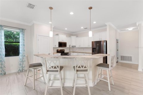House in Davenport, Florida 4 bedrooms, 230.96 sq.m. № 2220597 - photo 10