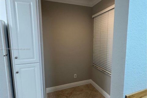 Condominio en venta en Coral Springs, Florida, 1 dormitorio, 75.81 m2 № 1937413 - foto 5