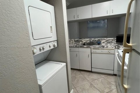 Condominio en venta en Coral Springs, Florida, 1 dormitorio, 75.81 m2 № 1937413 - foto 4