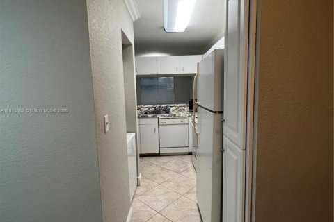 Condo in Coral Springs, Florida, 1 bedroom  № 1937413 - photo 2