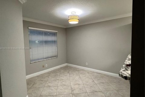 Condominio en venta en Coral Springs, Florida, 1 dormitorio, 75.81 m2 № 1937413 - foto 6