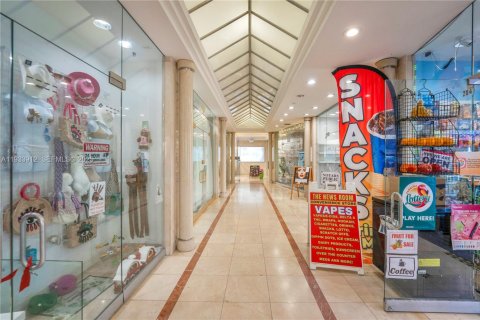 Condominio en alquiler en Sunny Isles Beach, Florida, 33.44 m2 № 1992183 - foto 24