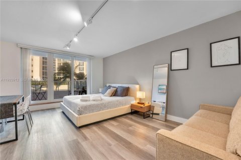 Condominio en alquiler en Sunny Isles Beach, Florida, 33.44 m2 № 1992183 - foto 9