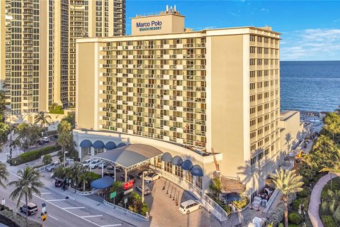 Condominio en alquiler en Sunny Isles Beach, Florida, 33.44 m2 № 1992183 - foto 16