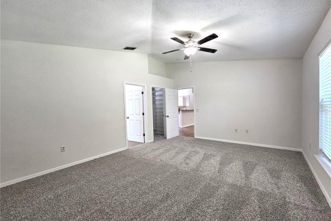 House in Poinciana, Florida 3 bedrooms, 149.76 sq.m. № 1869085 - photo 12
