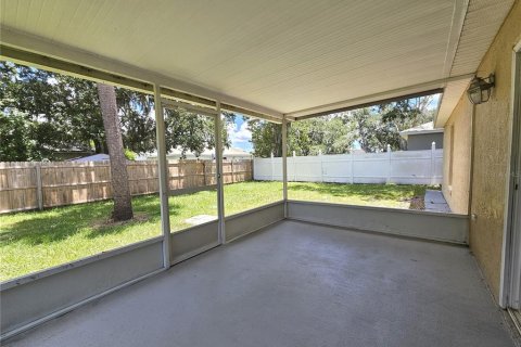 House in Poinciana, Florida 3 bedrooms, 149.76 sq.m. № 1869085 - photo 3