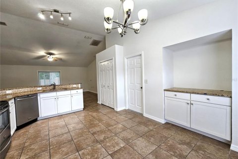 House in Poinciana, Florida 3 bedrooms, 149.76 sq.m. № 1869085 - photo 6