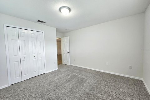 House in Poinciana, Florida 3 bedrooms, 149.76 sq.m. № 1869085 - photo 16