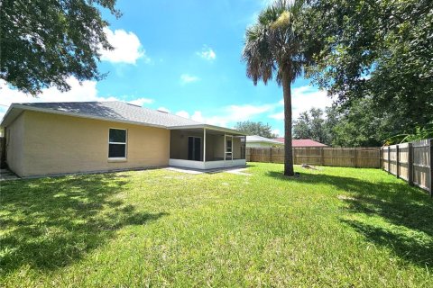 House in Poinciana, Florida 3 bedrooms, 149.76 sq.m. № 1869085 - photo 2