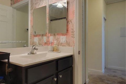 Apartamento en alquiler en Doral, Florida, 2 dormitorios, 101.08 m2 № 1950269 - foto 10