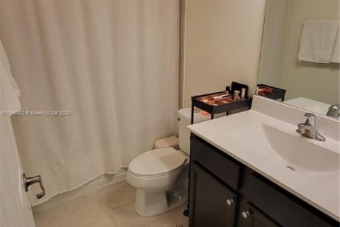 Apartamento en alquiler en Doral, Florida, 2 dormitorios, 101.08 m2 № 1950269 - foto 9