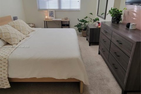 Apartamento en alquiler en Doral, Florida, 2 dormitorios, 101.08 m2 № 1950269 - foto 13