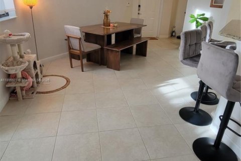 Apartamento en alquiler en Doral, Florida, 2 dormitorios, 101.08 m2 № 1950269 - foto 6