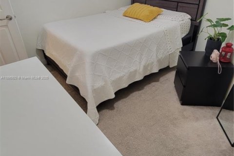 Apartamento en alquiler en Doral, Florida, 2 dormitorios, 101.08 m2 № 1950269 - foto 11