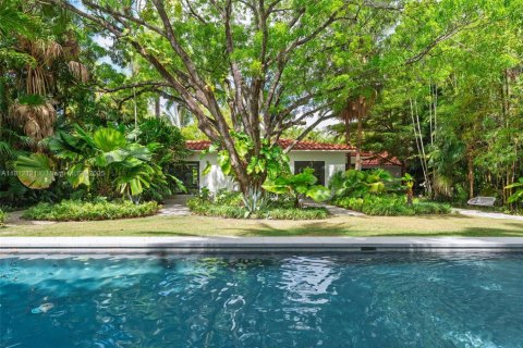 House in Miami, Florida 4 bedrooms, 224.92 sq.m. № 1874370 - photo 1