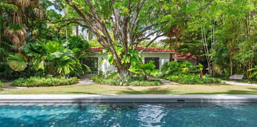 House in Miami, Florida 4 bedrooms, 224.92 sq.m. № 1874370