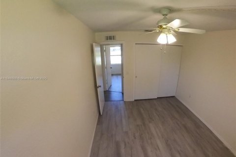 House in Port Charlotte, Florida 3 bedrooms № 1851939 - photo 14