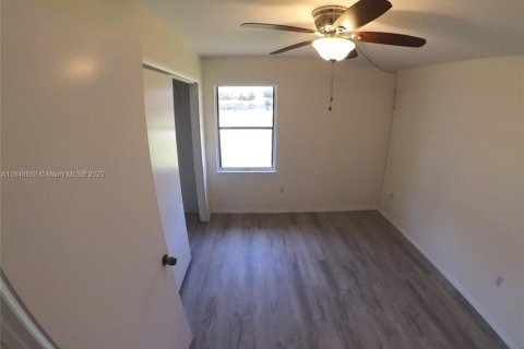 House in Port Charlotte, Florida 3 bedrooms № 1851939 - photo 13