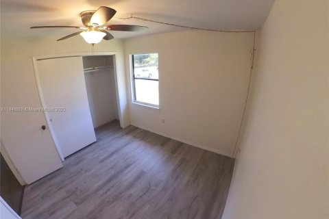 House in Port Charlotte, Florida 3 bedrooms № 1851939 - photo 12