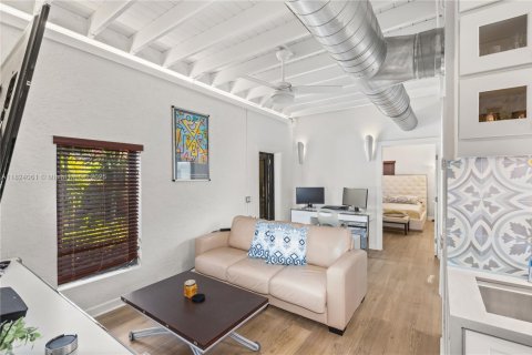 Condo in Coral Gables, Florida, 2 bedrooms  № 1794067 - photo 8