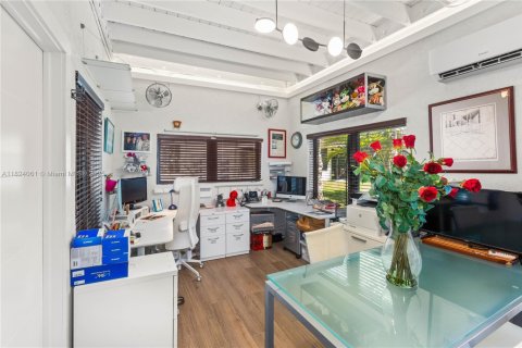 Condo in Coral Gables, Florida, 2 bedrooms  № 1794067 - photo 5