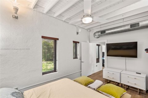 Condo in Coral Gables, Florida, 2 bedrooms  № 1794067 - photo 13