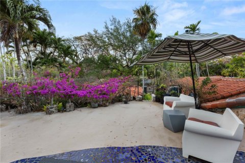 Condo in Coral Gables, Florida, 2 bedrooms  № 1794067 - photo 26