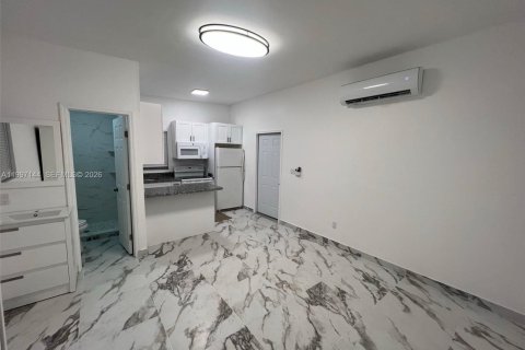 Immobilier commercial à louer à Miami Gardens, Floride: 55.74 m2 № 2168615 - photo 5