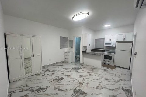 Immobilier commercial à Miami Gardens, Floride 55.74 m2 № 2168615