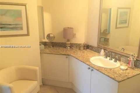 Снять в аренду кондоминиум в Авентура, Флорида 2 спальни, 115.66м2, № 1929523 - фото 7